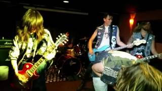 Snakefist At Skinnys