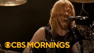 Download Lagu Music world mourns loss of Foo Fighters drummer Taylor Hawkins after his death in Colombia MP3