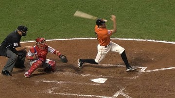 PHI@SF: Giants push across eight runs in the 4th