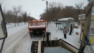 Зима свое берет.Грузим,долбим,чистим.Заехал проверить пчел.