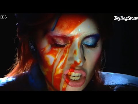 დევიდ ბოუი ★ ლედი გაგამ გრემის 58-ე დაჯილდოვებაზე \"გააცოცხლა\"!