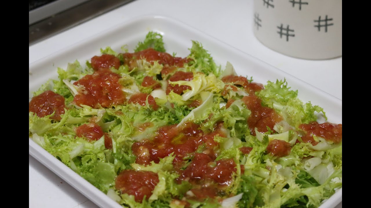 Escarole and tomato salad - Ensalada de escarola y tomate