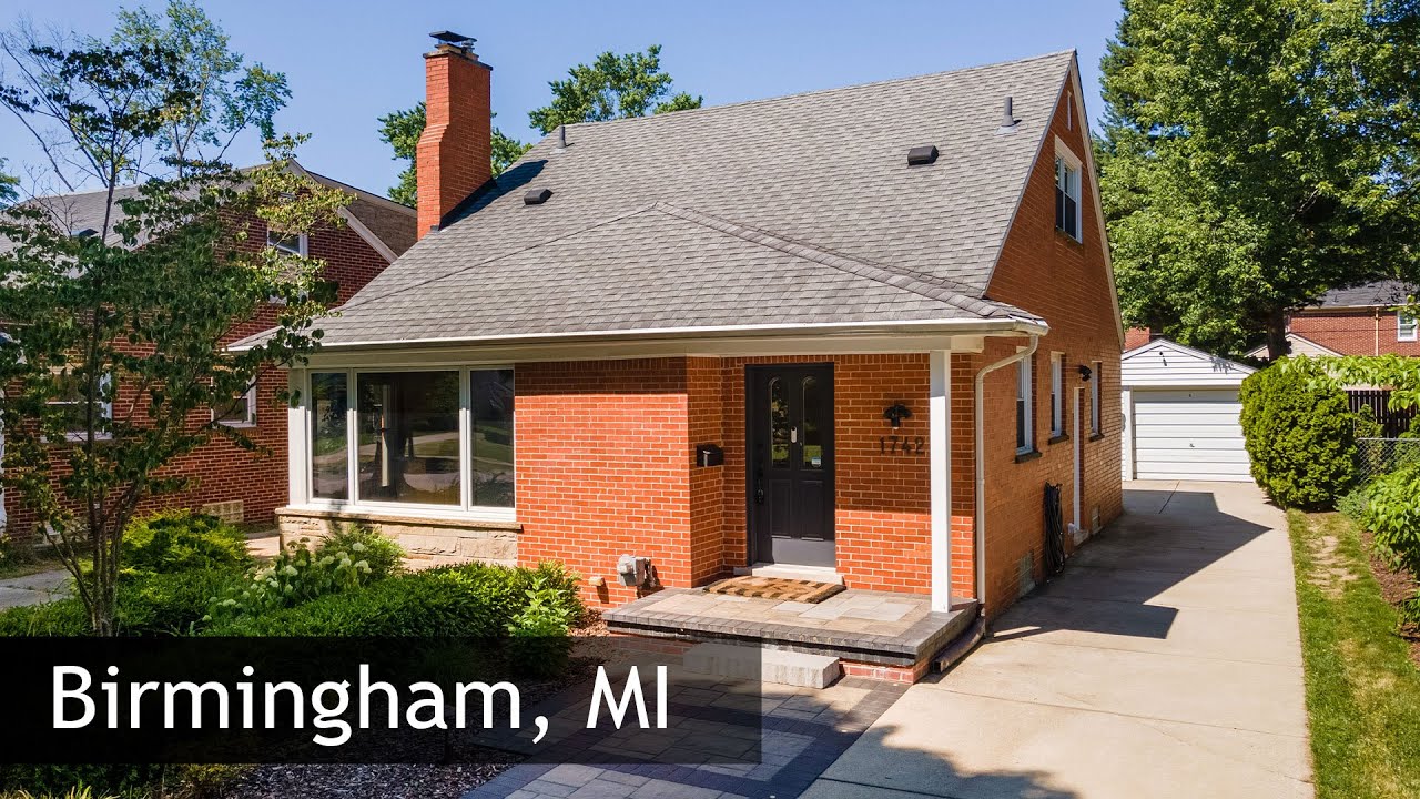 Tour of 1742 Mansfield Rd | Birmingham, MI Real Estate & Homes
