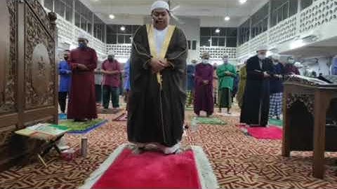 صلاة العشاء للقارئ والأستاذ محمد شكري محاكاة السديس