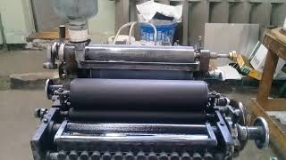 Multilith 1250 oficio imprimiendo con másters de poliéster, papel obra de 70grs