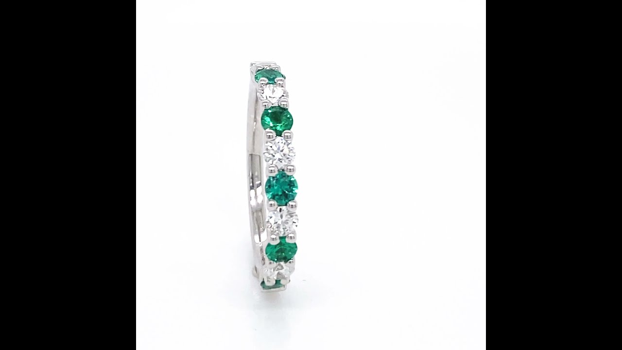 18kt white gold diamond and emerald band
