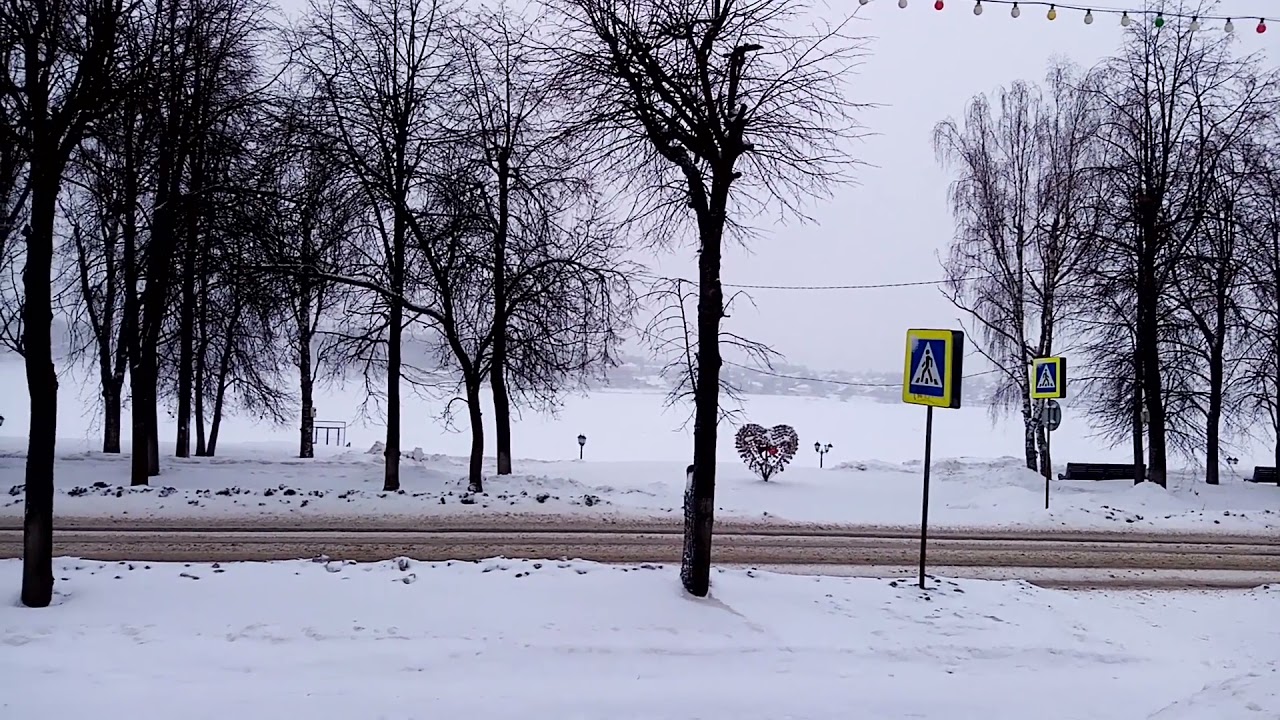 "Боже царя храни" над Волгой в Костроме - YouTube