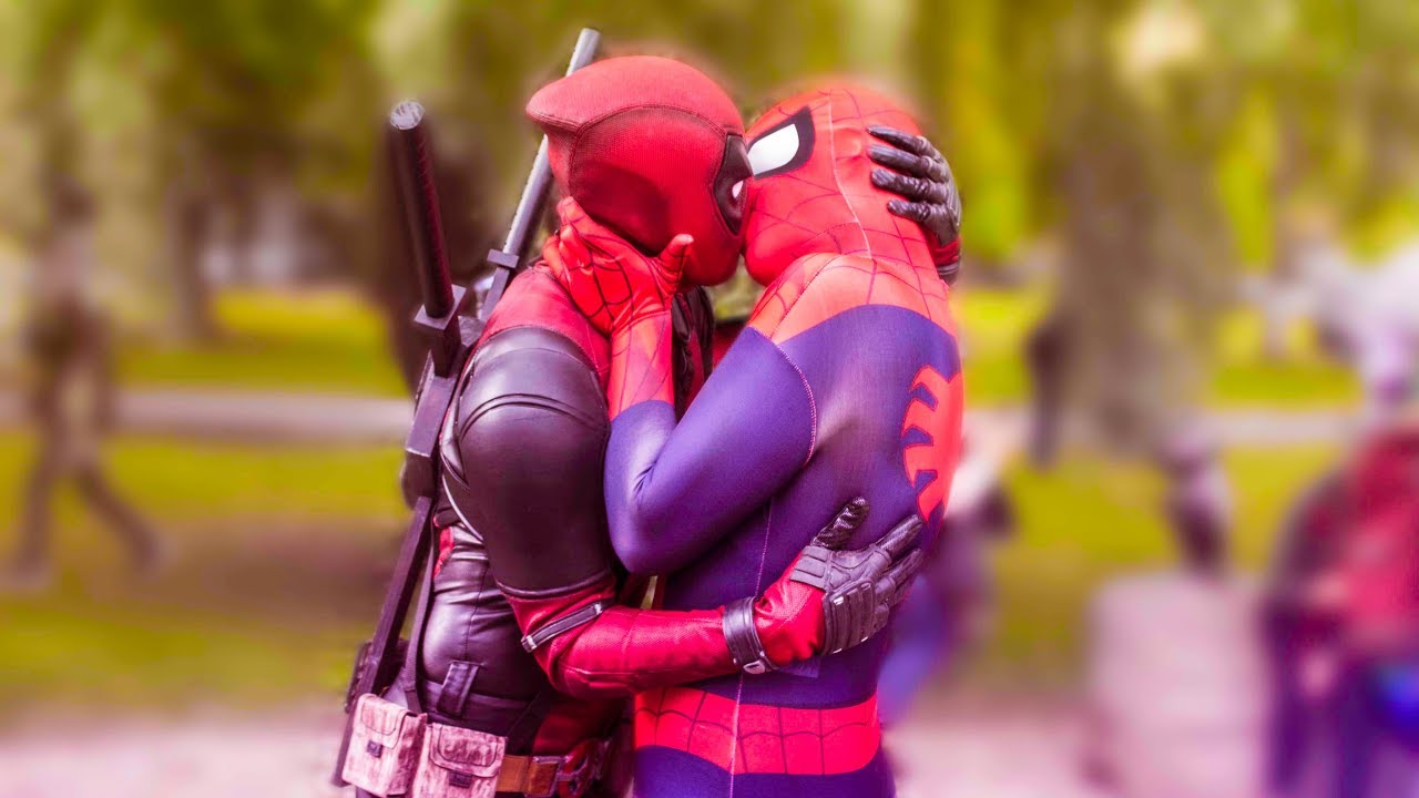 Deadpool and spiderman kiss