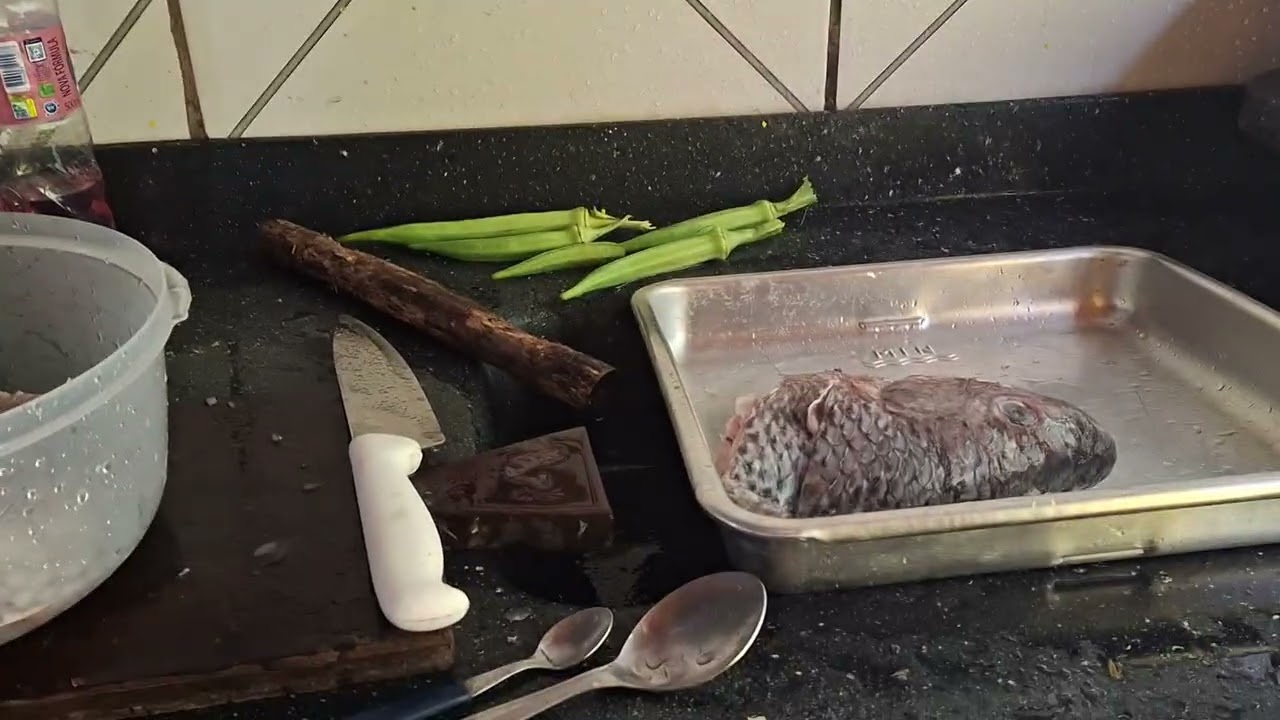 Dia de chuva  na roça. Almoço  no fogão  de lenha. 