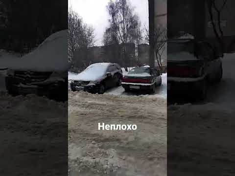 Два автомобиля УАЗ