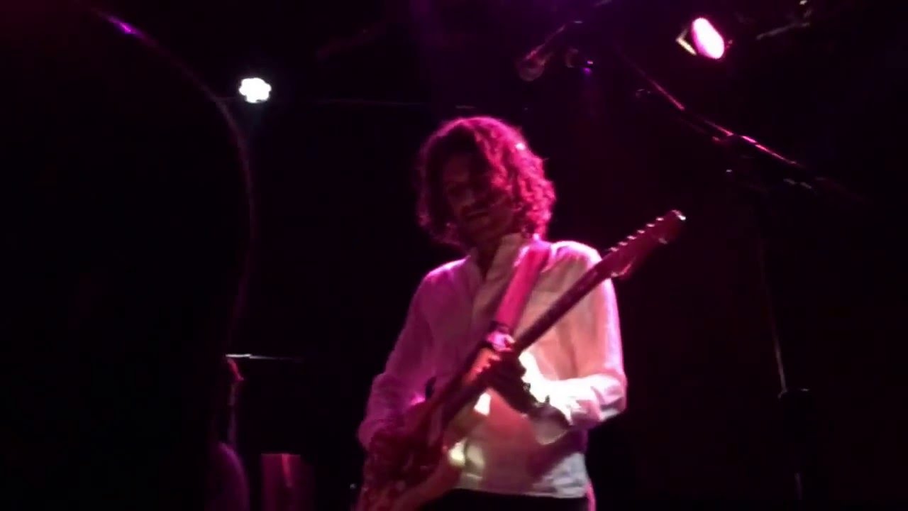 YouTube에서 Melody's Echo Chamber - New Instrumental - Live at The Independent SF 4/18/2016 보기 YouTube에서 Melody's Echo Chamber - New Instrumental - Live at The Independent SF 4/18/2016 보기
