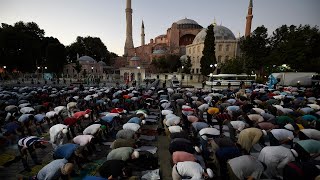 Muslim ceremony performed in Hagia Sophia ahead of first prayers | LIVE