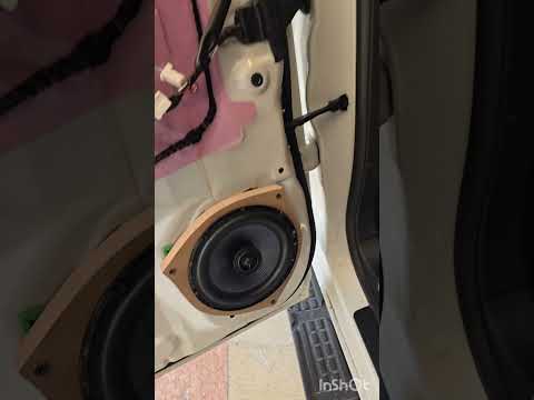 نصب سیستم صوتی گلیدن بر روی خودروی لندکروز گلیدن تویوتا لندکروز سیستم