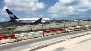 MAHO BEACH Saint Martin Landing Takeoff Airport