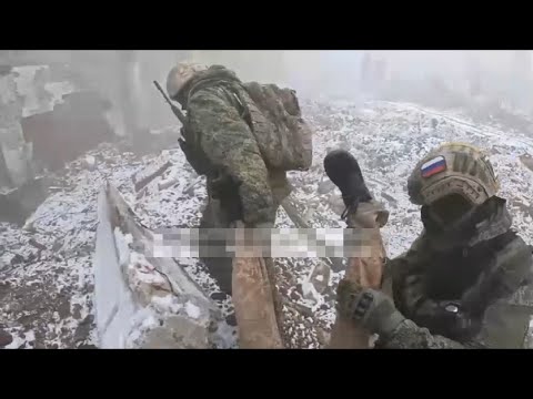 Эвакуация раненного солдата Украины штурмовиками России