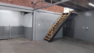 320 sqm Warehouse for Rent in Jet Park