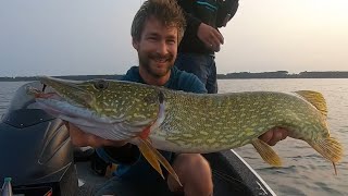 Spots de Pêche en Gironde  Episode 7   Le lac naturel de Cazaux Sanguinet