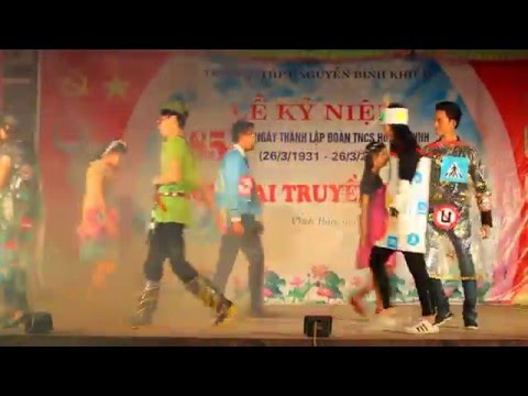 Video An Toàn Giao Thông - Trình Diễn Thời Trang Khối 12 -... - youtube