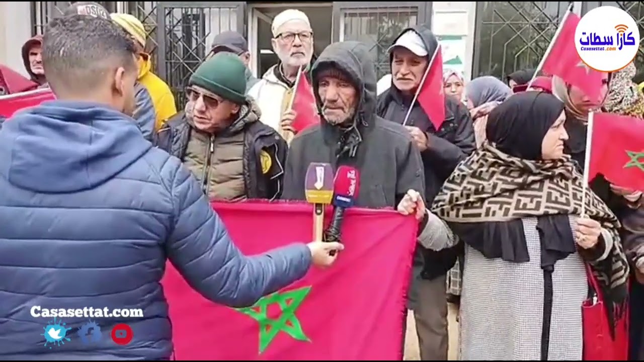 مباشرة من الدار البيضاء سكان كاريان طوما سابقا يحتجون بخصوص عدم اعطائهم ورقة البناء وتسريع وتيرة