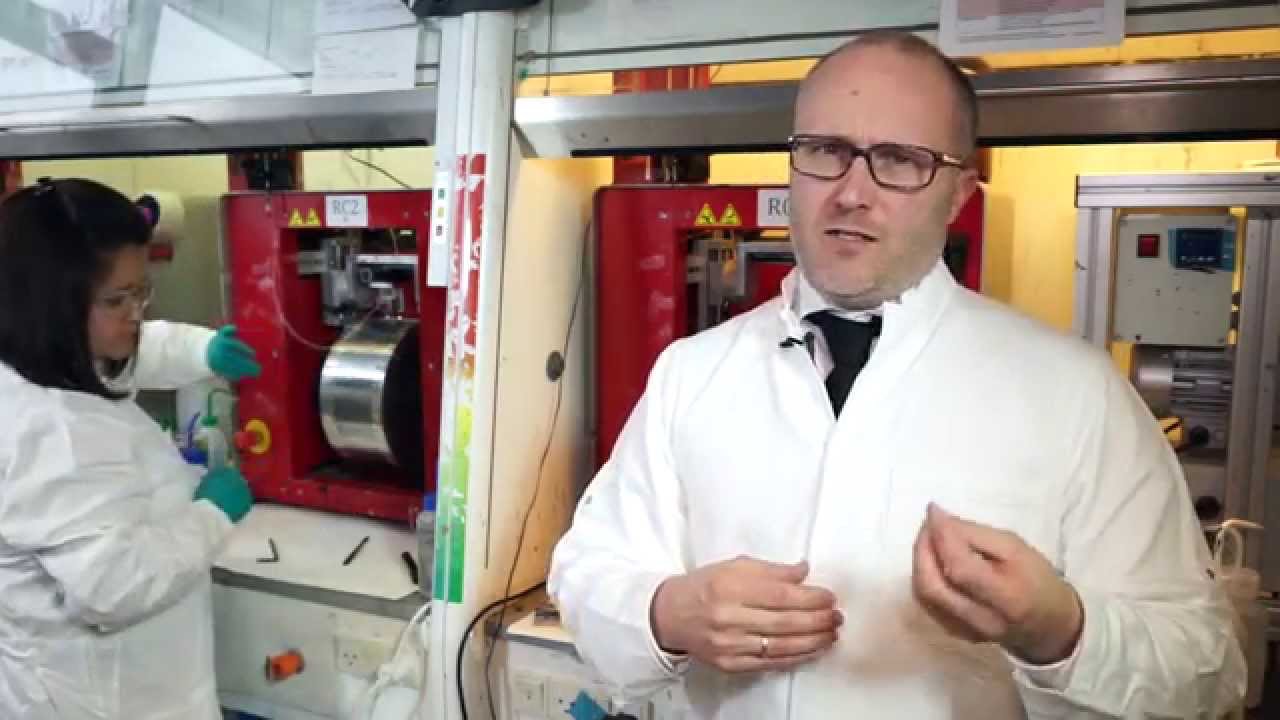 Making polymer tandem solar cells - YouTube