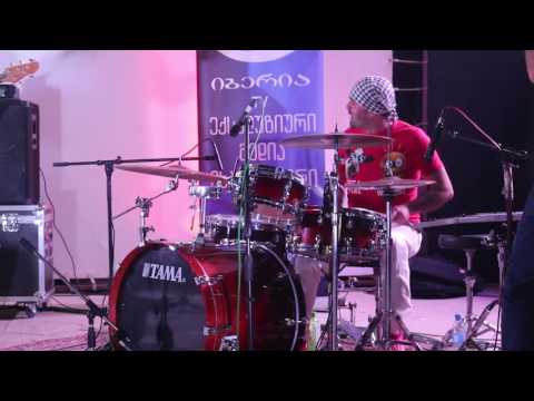 ჯგუფი რეგიონის დრამერი !! გაგიჟდა :))