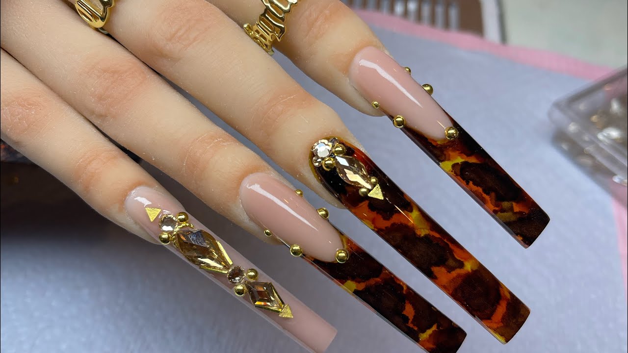 Watch me work :Tortoise Shell inspo nails 💅