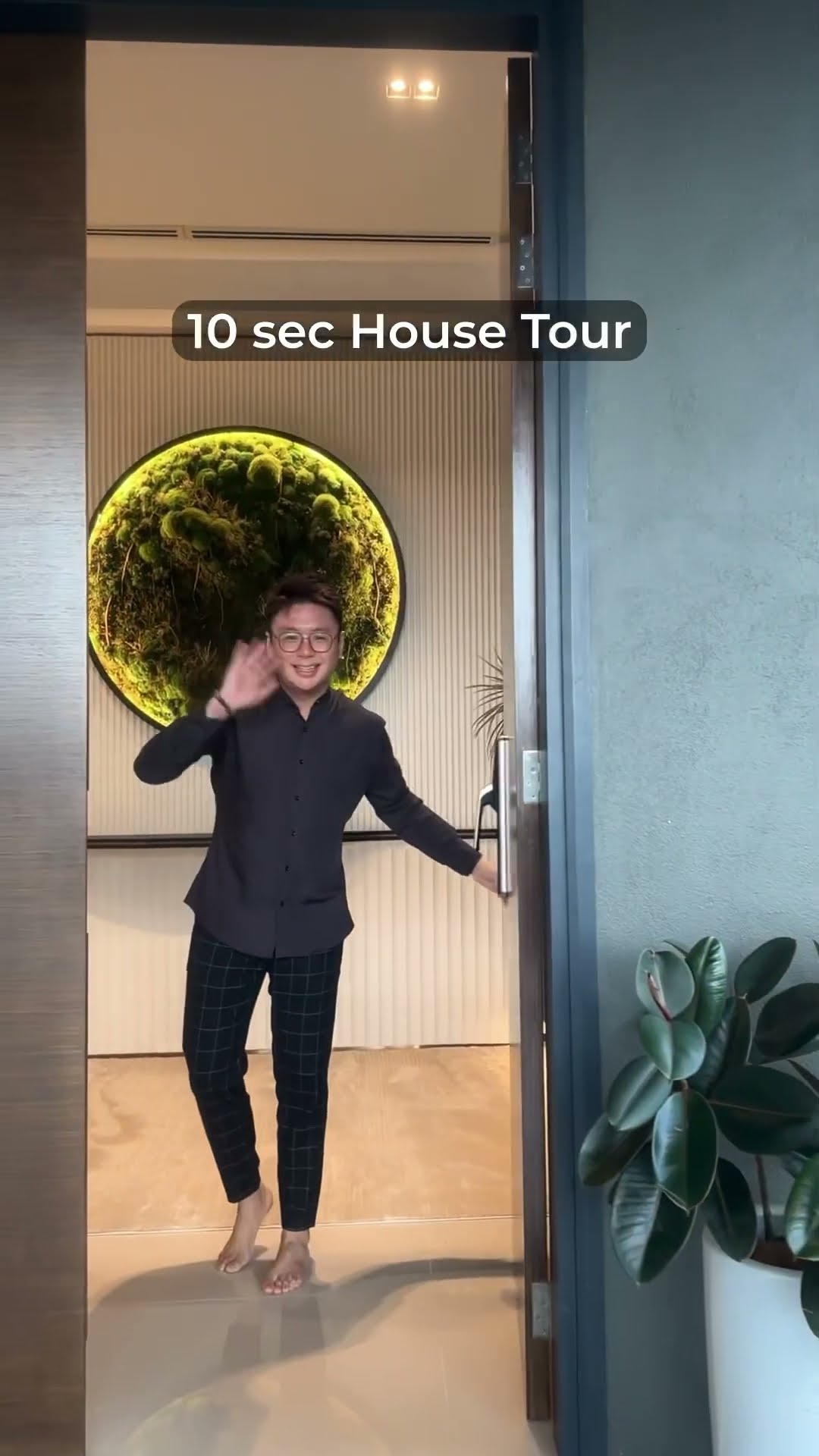 10-sec House Tour | Would you live here? #modernluxury #waterlily #gamudacove