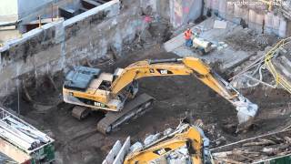 Cat 345DL moving dirt