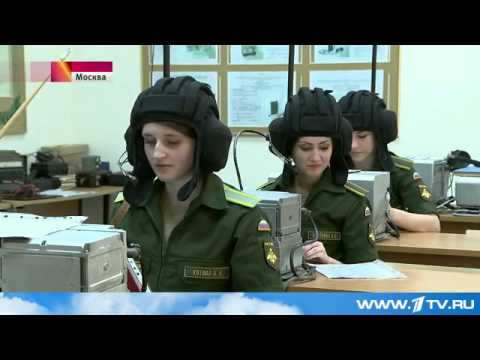 Девушки осаждают военные вузы