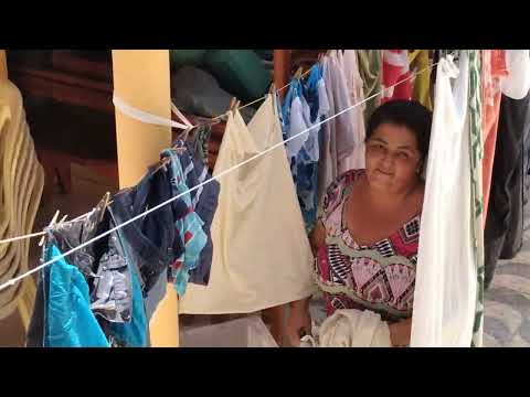 Hoje dia de Cida lavar roupas