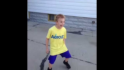 El niño loco del balón