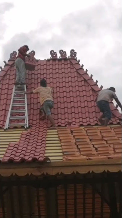 Cara pasang Wuwung Mahkota pada Rumah Joglo