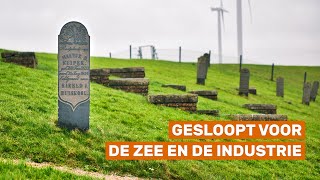 De grafstenen van Oterdum op een dijk in Groningen