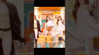 HOT - LE SSERAFIM ルセラフィム 르세라핌 Music Bank  KBS WORLD TV 25031…