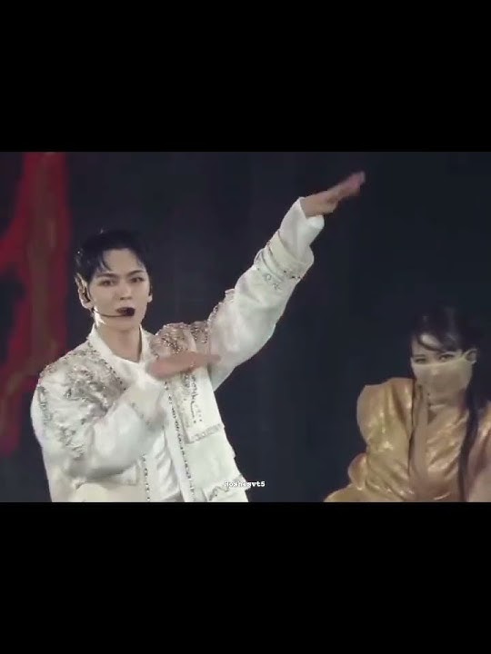 Everyone doing Super Shy during 'Clap' on Vernon's part!😆 #vernon #hoshi #seventeen #carat #shorts