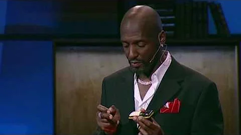 Willard Wigan: Hold your breath for micro-sculpture | TED