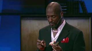 Willard Wigan: Hold your breath for micro-sculpture | TED