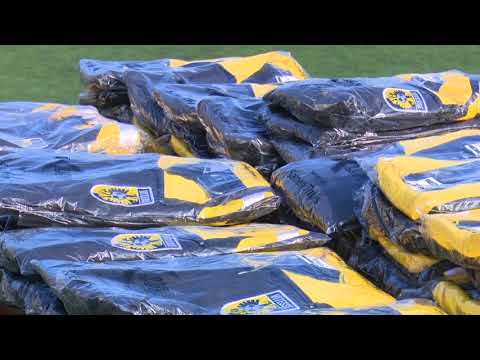 17.12.2017 ირაკლი ტაბაღუამ რუსთაველ ფეხბურთელებს სპორტული ტანსაცმელი გადასცა