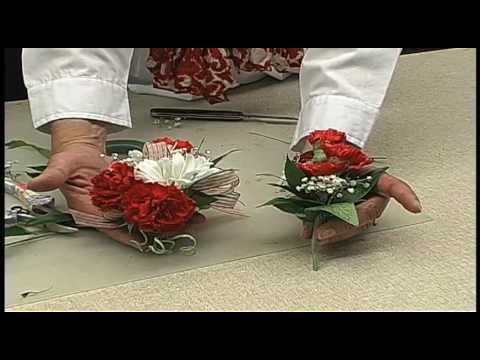 Russ On Flowers show #27-How to make a boutonniere