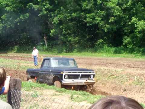 1977 Ford truck at the Scottown mud bogg