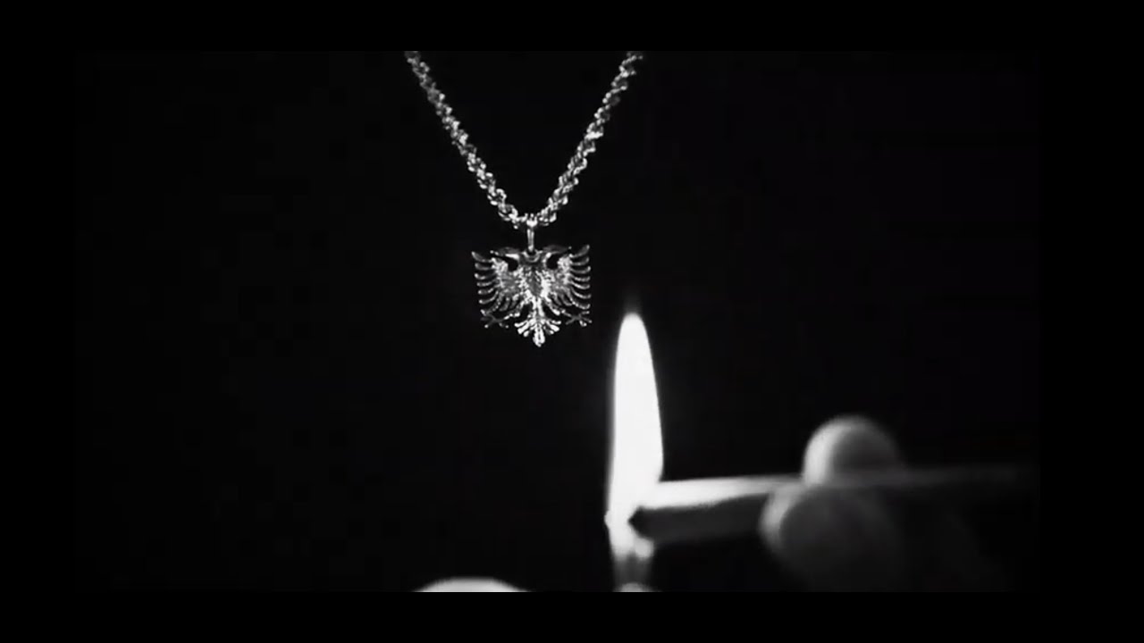 Regardez MECCA - ALONE (Official Video) sur YouTube Regardez MECCA - ALONE (Official Video) sur YouTube