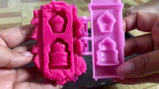 Mắm nhỏ chơi đất xét ( làm cup cake) 3 year old making cupcake with play doh