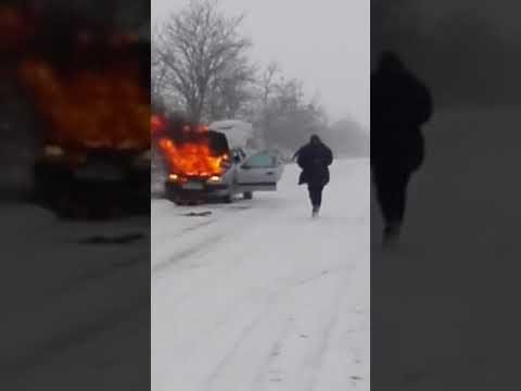 Видео: Мъжът оцеля, след като прекара два месеца в блокирана кола и яде само сняг. - Алтернативен изглед