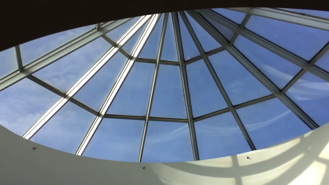 Эскалаторы Kone в торговом центре Dillard’s SouthPark Mall в Шарлотте, Северная Каролина