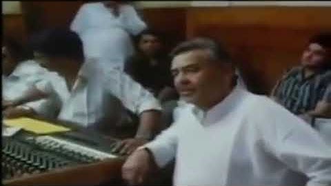 Rare video Lata Mangeshkar live recording with Raj Kapoor and team