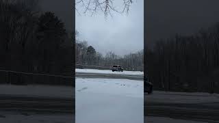 2020 Infiniti QX60 attempting AWD donuts.
