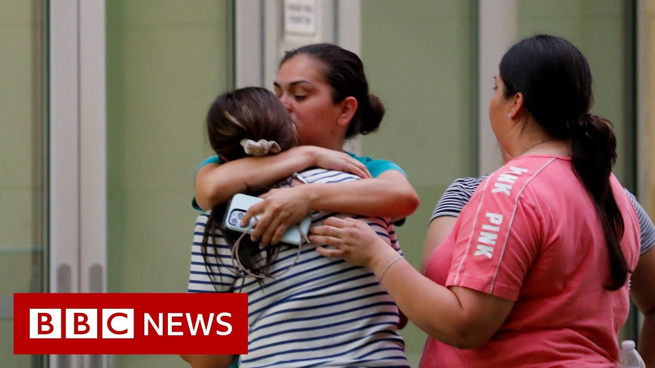 Texas primary school shooting leaves 21 dead - BBC News