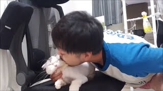 たった一瞬でキッスする関係に持ち込む天才マジシャン