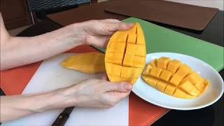 Как Быстро И Правильно Порезать И Съесть Манго\How To Cut Fresh Mango!