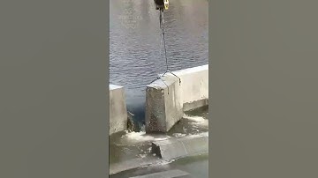 Underwater Concrete Cutting Process with Wire Saw #Tools #Construction #Efficiency